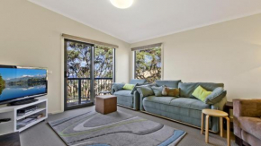 Higgi Drive 4, Hotham Heights
